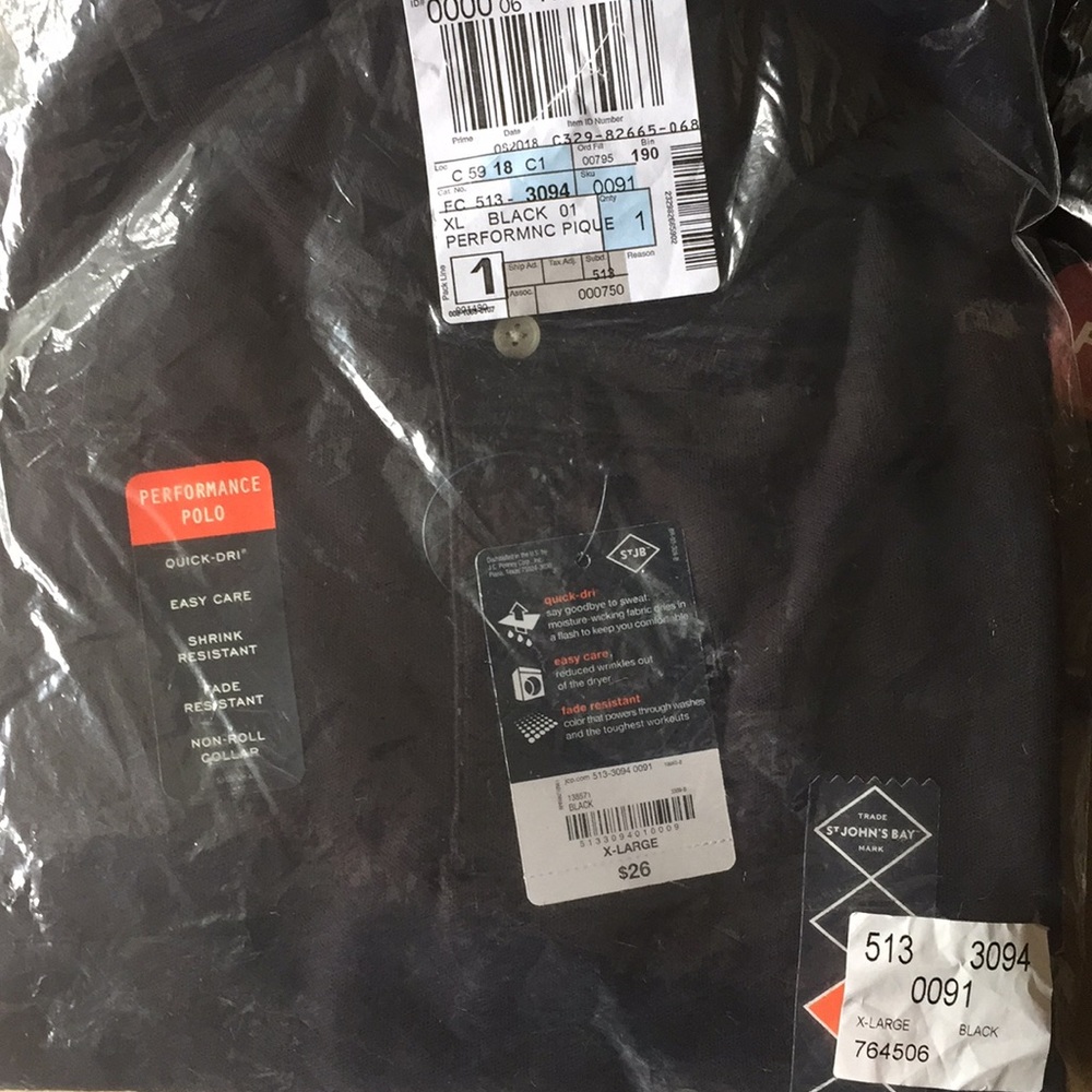 Men’s XL shrink  fade resistant non roll collar.